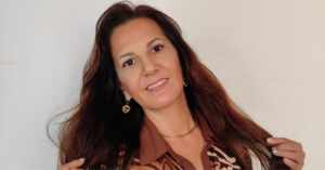 Micheli Mega Hair em Balneário Camboriú : Dominando as técnicas de Alongamento Capilar