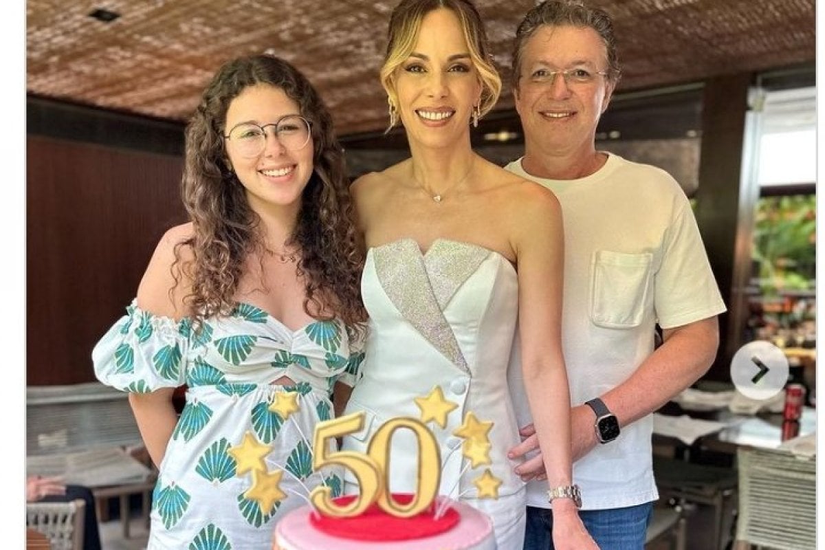 Ana Furtado comemora aniversário ao lado da família!