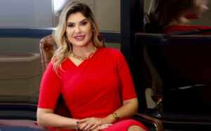 Empresária Karla Lemos trilha caminho de sucesso e se destaca
