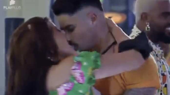 Lucas Souza e Jaquelline protagonizam beijão de filme durante pegação: “Química”
