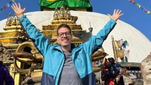 Fabio Porchat chega ao Nepal para subir o Monte Everest