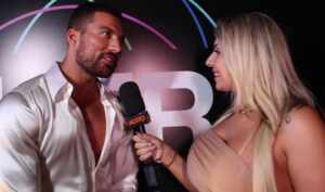 Andressa Devillo estreia como repórter no Agito na TV na festa do ator Simone Susinna