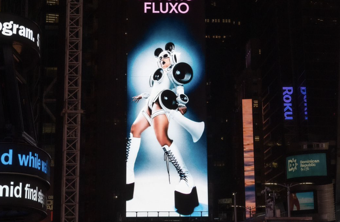 Gloria Groove é destaque internacional na Times Square