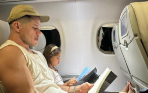 José Loreto encanta ao mostrar como a filha se porta em um avião