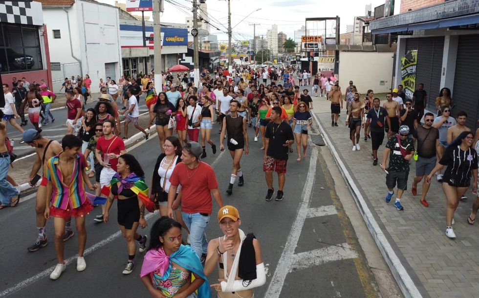 9ª Parada LGBT+ de Limeira acontece nesta quarta-feira (15) com show de Grag Queen