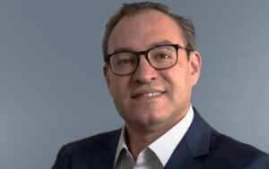 Cirurgião Wendell Uguetto explica o aumento na busca por padrões ‘Perfeitos’