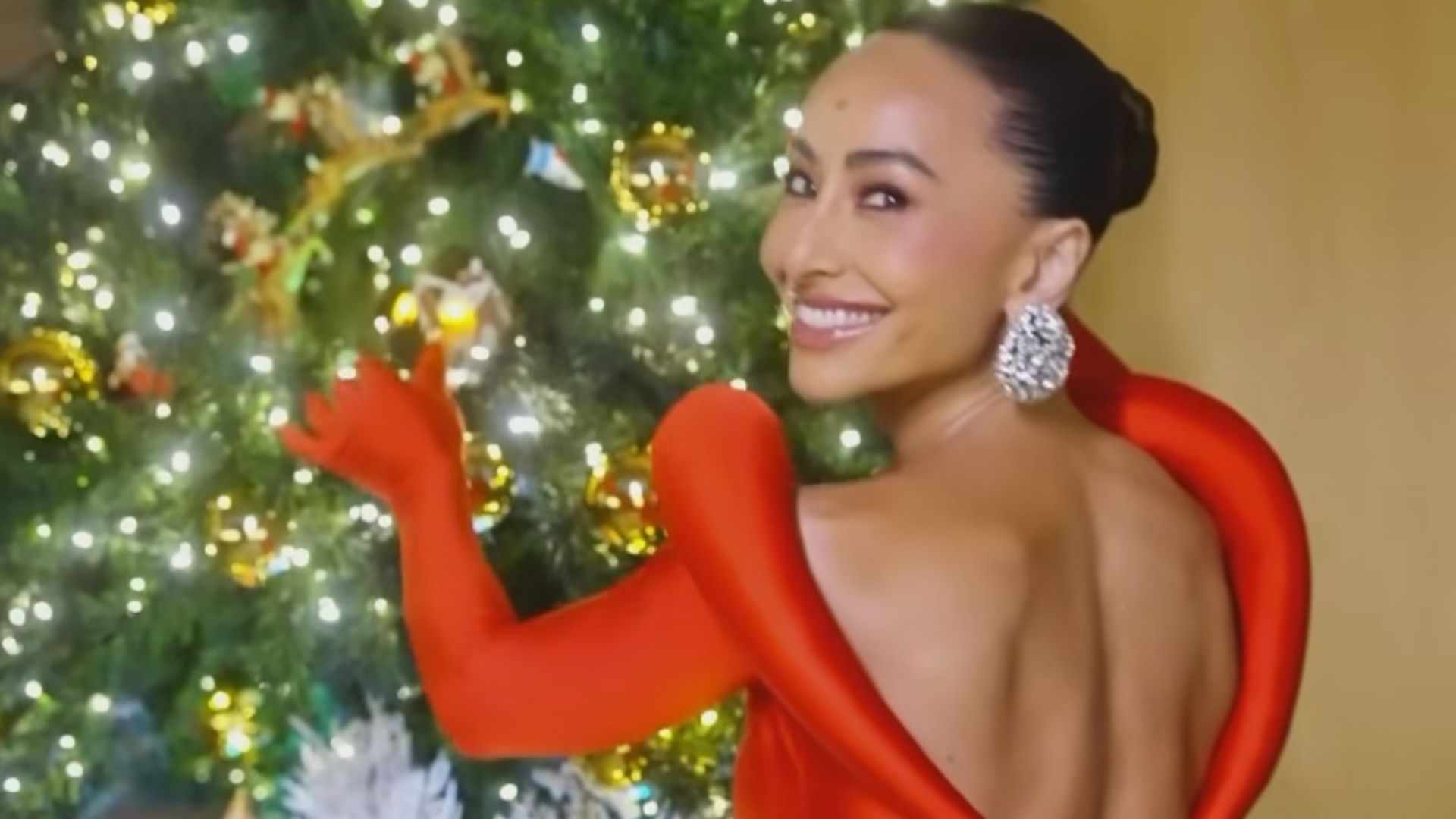 Que luxo! Sabrina Sato mostra sua árvore de Natal com efeitos especiais