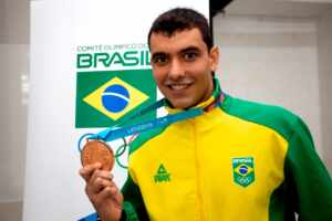 Victor Colonese: O Nadador Campeão das Águas Abertas que Enfrenta Desafios pelo Mundo