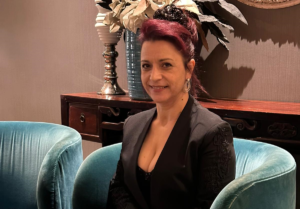 “Fátima Costa, levando cuidados capilares de qualidade aos clientes de Portugal”