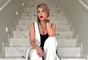 Juliana Bacellar explica como Bruna Marquezine e mais famosas montam seus looks