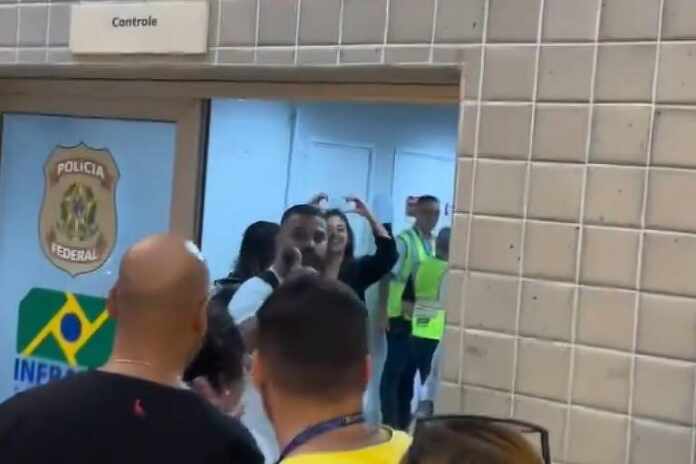 Após desistir do BBB 24, Vanessa Lopes é flagrada por fãs no aeroporto a caminho de SP - Foto: Reprodução / Instagram