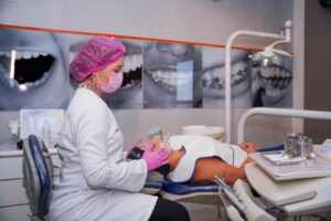 Jato de plasma: Entenda como esse tratamento ajuda a combater a flacidez na face