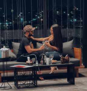 Influenciador Nivaldo e Top Model Julia Valentim são flagrados em clima de romance