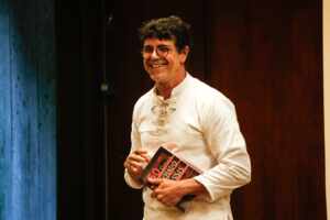 “O Espelho”, de Machado de Assis chega ao Cacilda Becker