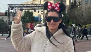 Mônica Carvalho aproveita férias em Paris