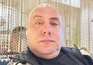 Joãozinho King convoca amigos para ajudar vítimas das enchentes no RJ