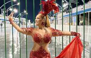 Empresária Thaís Moreira promete inovação e ousadia em sua fantasia