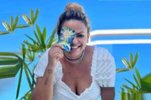 Conheça a Espiritualista Angel Ferraz que faz sucesso nas redes sociais