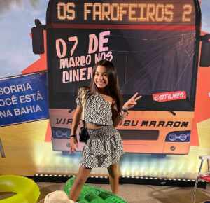 Sophia Guedes celebra o triunfante retorno de ‘Os Farofeiros 2’ no Rio de Janeiro