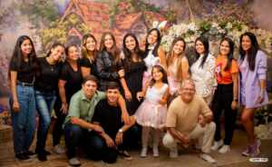 Tia Dani realiza megaevento com presença das YouTubers Jaqueline e Valentina Sobrinho