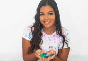 Conheça Tia Mannú, professora que teve vídeo viralizado com alunos da educação infantil