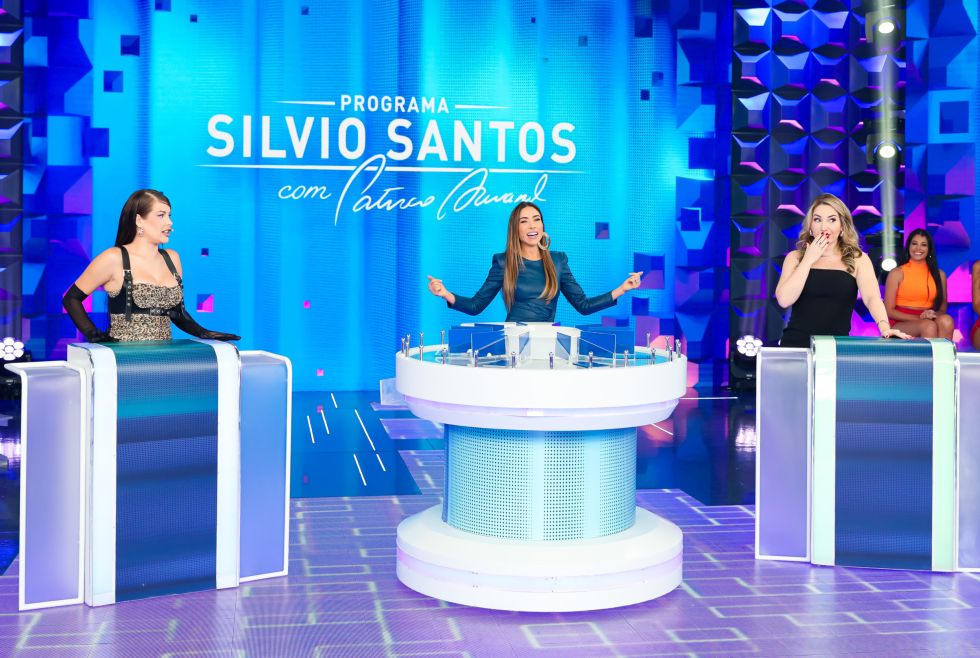 Amanda Meirelles e Jaqueline Grohalski, juntas no Programa Silvio Santos