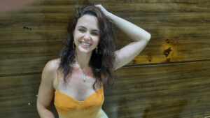 Atriz de “Terra e Paixão” é Surpreendida com Festa de aniversário