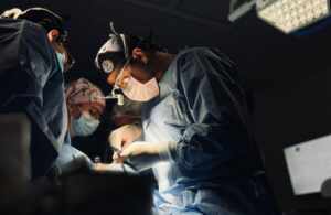 Dr. Victor Gebrim especialista em Rinoplastia fala sobre o procedimento facial em Adolescentes