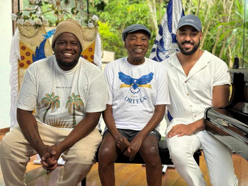 Milton Nascimento Entre Os Carnavalescos Da Portela - Foto Divulgação