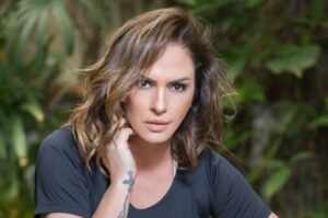 Núbia Oliiver revela segredo para uma pele jovem: “Botox desde os 22 anos”