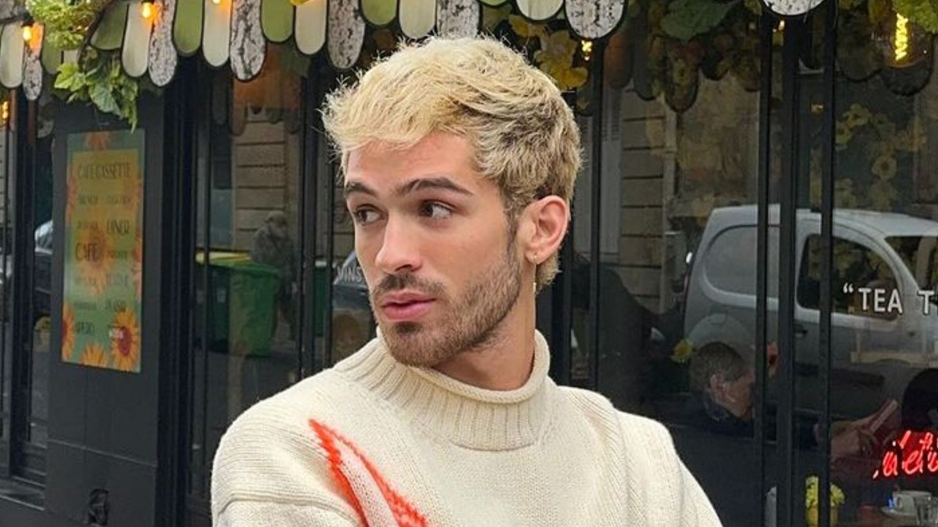 João Guilherme esbanja beleza ao abrir álbum de fotos em Paris