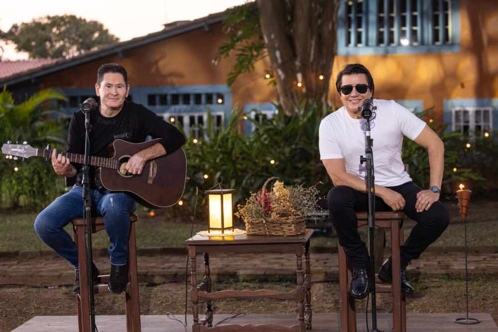 Gian & Giovani gravam dois clipes e o projeto “Lado B”