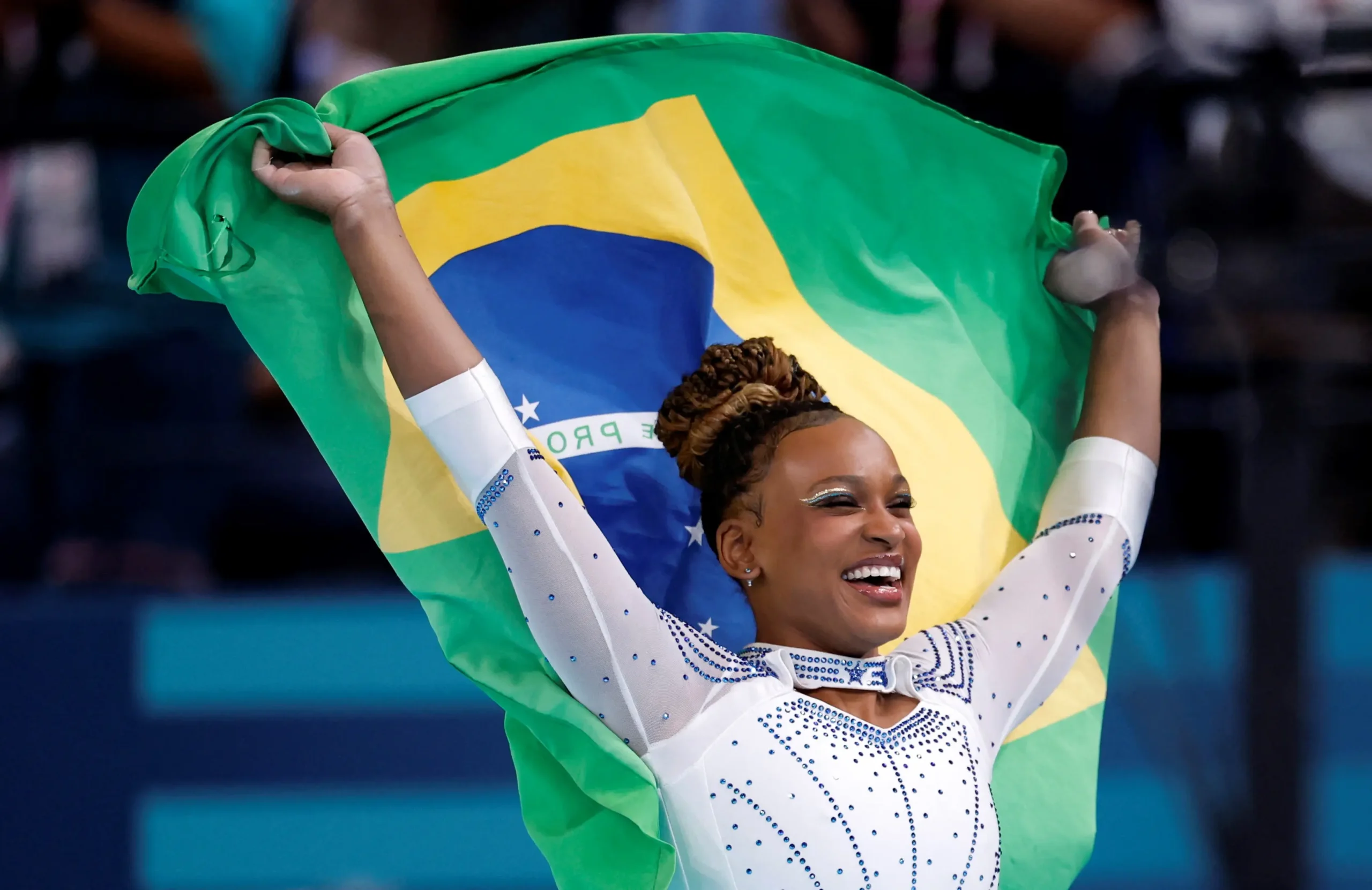 Rebeca Andrade conquistou, neste sábado (3), a medalha de prata