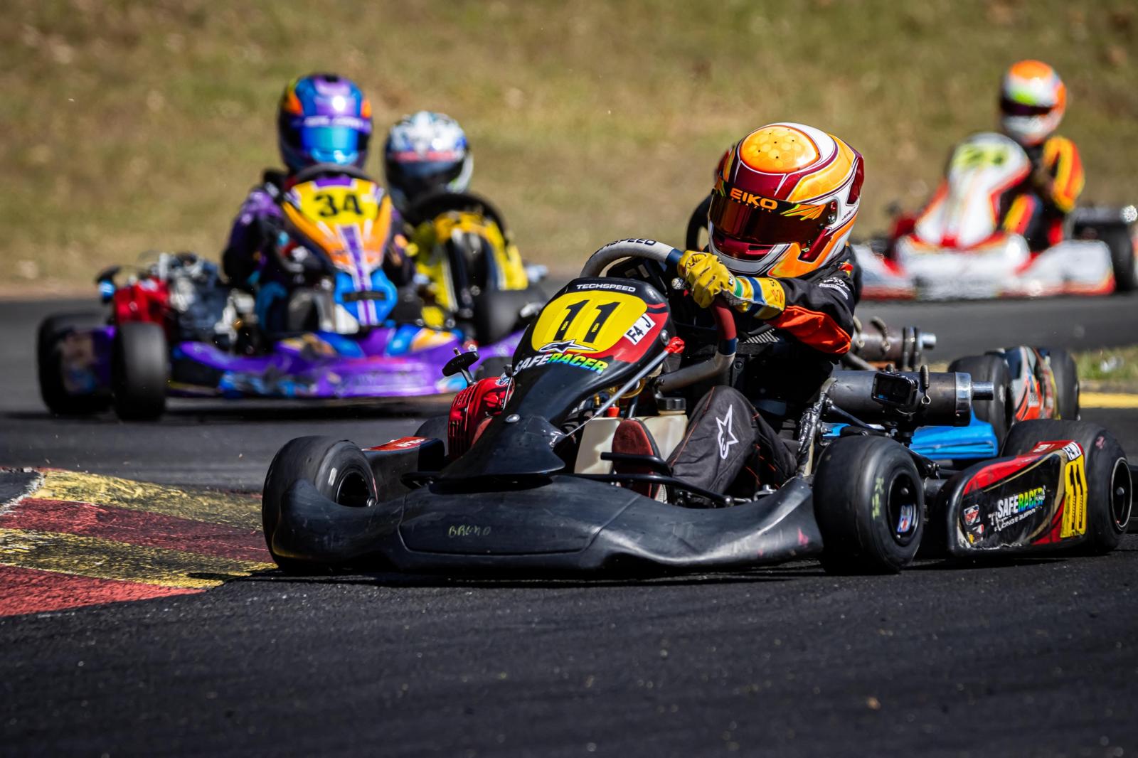 Piloto sorocabano João Francisco treina em Interlagos após ganhar destaque na sétima etapa da V11 Aldeia Cup