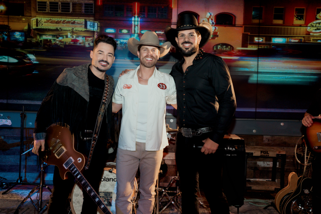 Fernando &Amp; Sorocaba Recebem Dustin Lynch No Primeiro Ep De “Nash”