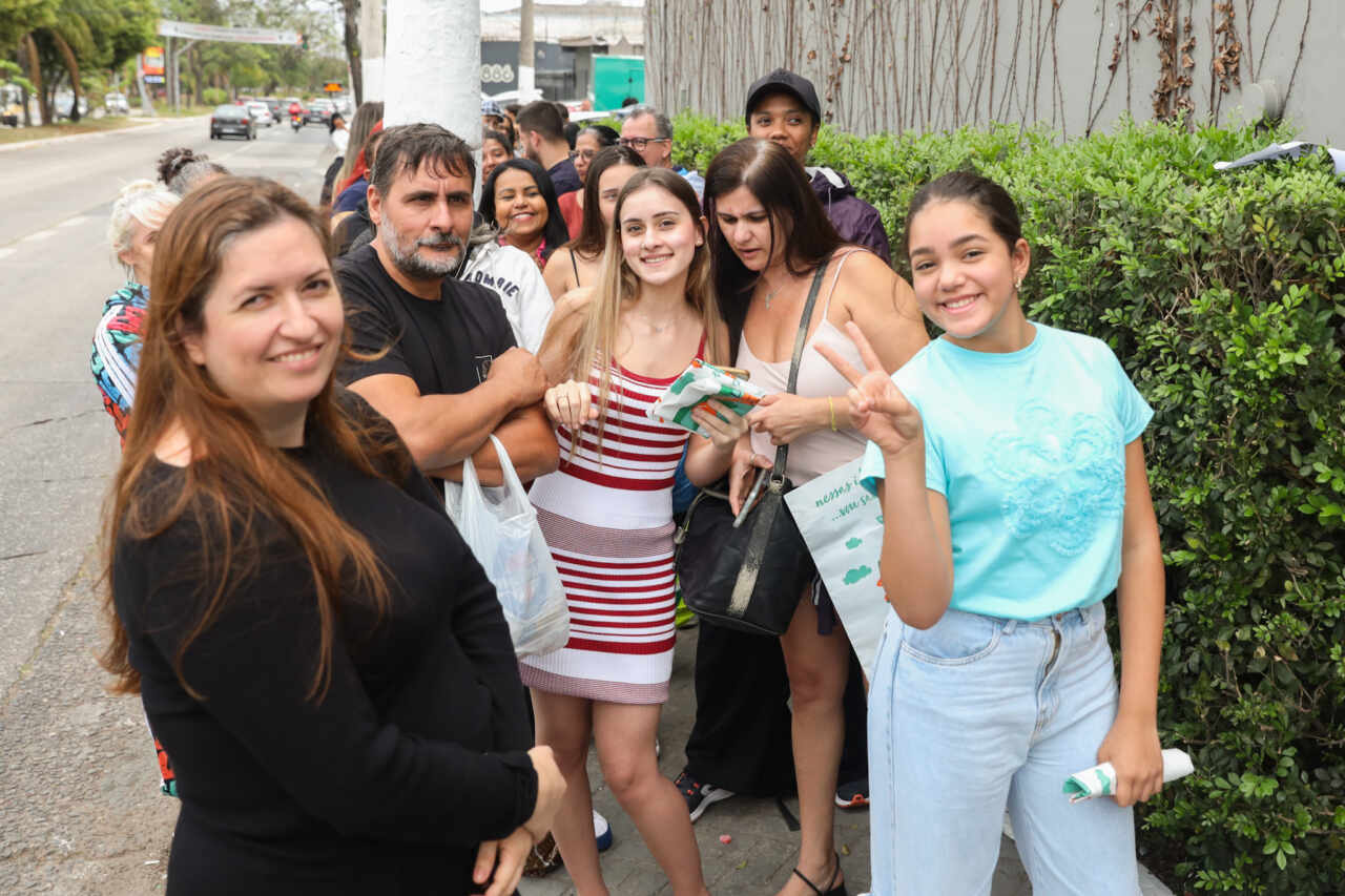 Bazar Beneficente da Gkay atrai fãs e arrecada fundos para instituições de caridade 8 IMG14980 scaled
