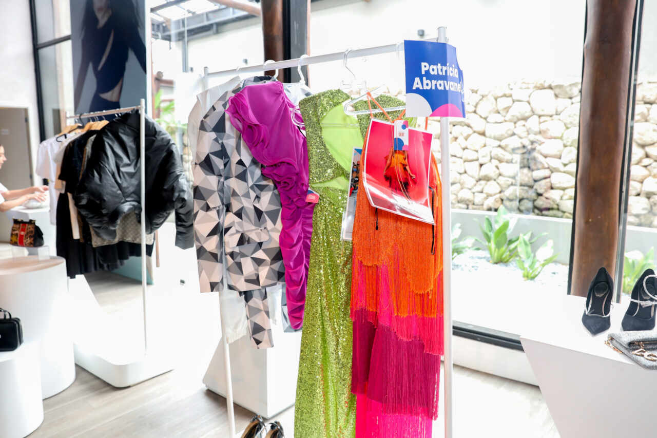 Bazar Beneficente da Gkay atrai fãs e arrecada fundos para instituições de caridade 9 IMG14990 scaled