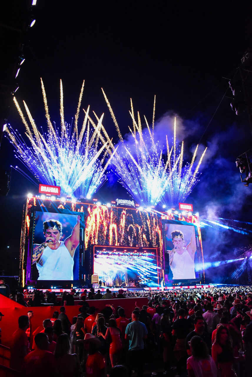 Luan Santana encanta Rodeio de Jaguariúna com hits românticos de 17 anos de carreira 15 foto 07 6 scaled