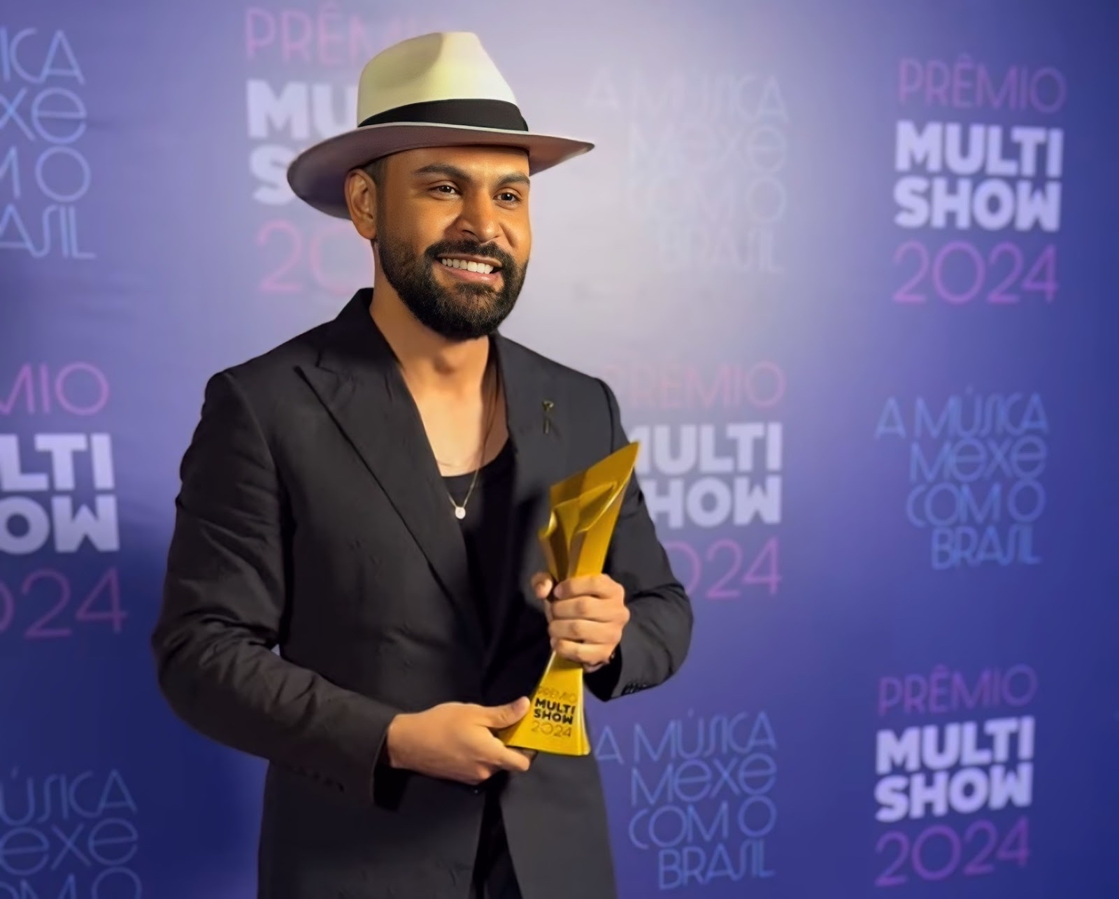 Thullio Milionário vence Forró do Ano com “Casca de Bala” e apresenta hit no Prêmio Multishow 2024