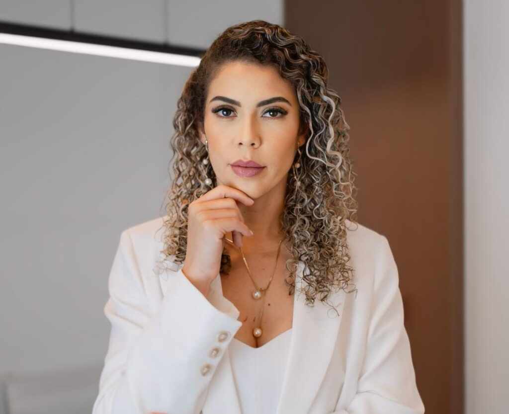 Transformando Vidas: Os 30 Maiores Destaques Da Saúde Em 2024 17 Dra. Karolline Cristina Figueiredo - Destaque Do Ano 2024 Em Ultraformer Mpt - Foto: Divulgação