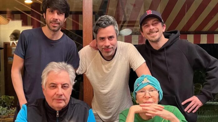 Filhos e viúvo de Rita Lee prestam emocionantes homenagens no aniversário da cantora - Foto: Instagram