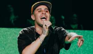 Bruno Diegues leva o show do Volume 2 de “Mais Uma Noite” ao Faro Beach Club