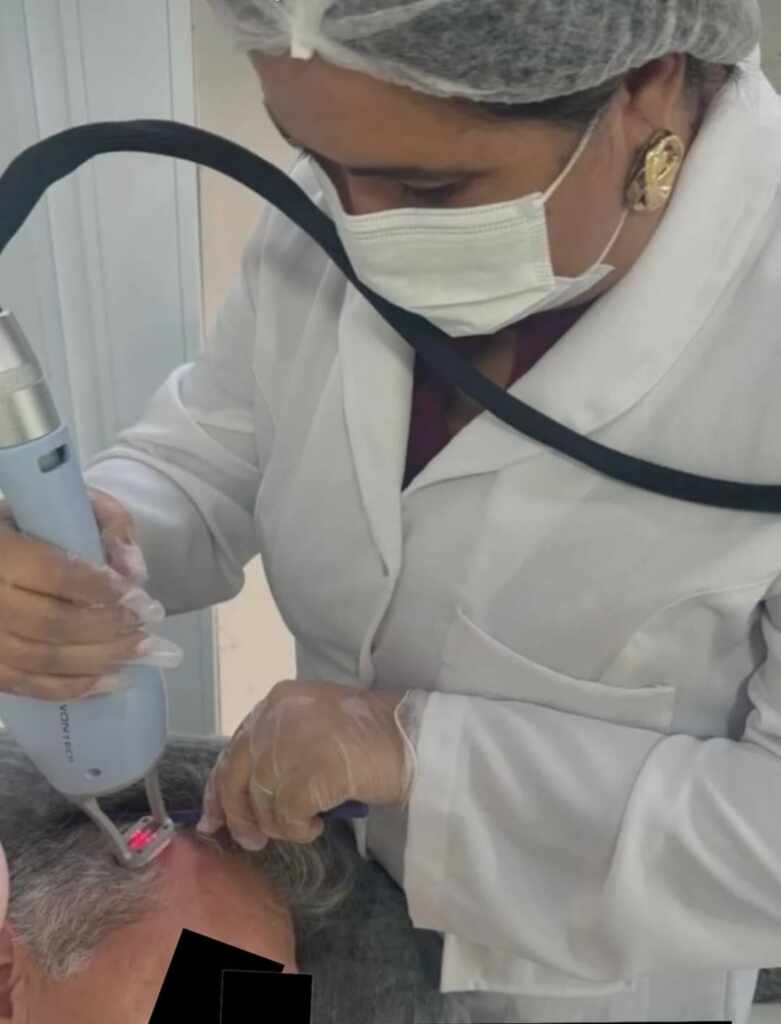 Tricologia E Qualidade De Vida: A Visão Humanizada Da Dra. Renata Mourão 2 Tricologia E Qualidade De Vida: A Visão Humanizada Da Dra. Renata Mourão
