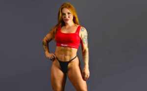 Modelo e atleta fitness Júlia Menezes comemora destaque que vem tendo como Personal