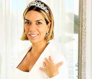 Dani Sant’Anna é Duquesa da corte do Carnaval de Boston 2025 e Embaixadora do Samba Internacional”