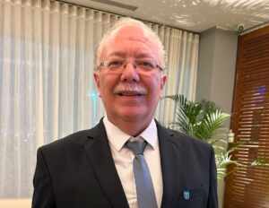 Compromisso com a vida: A trajetória inspiradora do Dr. Sérgio Cortez na medicina