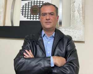 Reider Tassara: Uma Inspiração na Reestruturação e Consultoria de Negócios