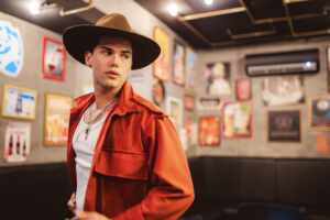 No Dia do Fã, João Henrique lança “Foragida”