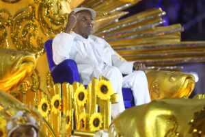 Milton Nascimento, Cris Vianna e Sheron Menezzes brilham pela Portela no Sábado das Campeãs no RJ