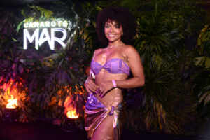 Natalia Deodato ilumina o Camarote “MAR” na Sapucai